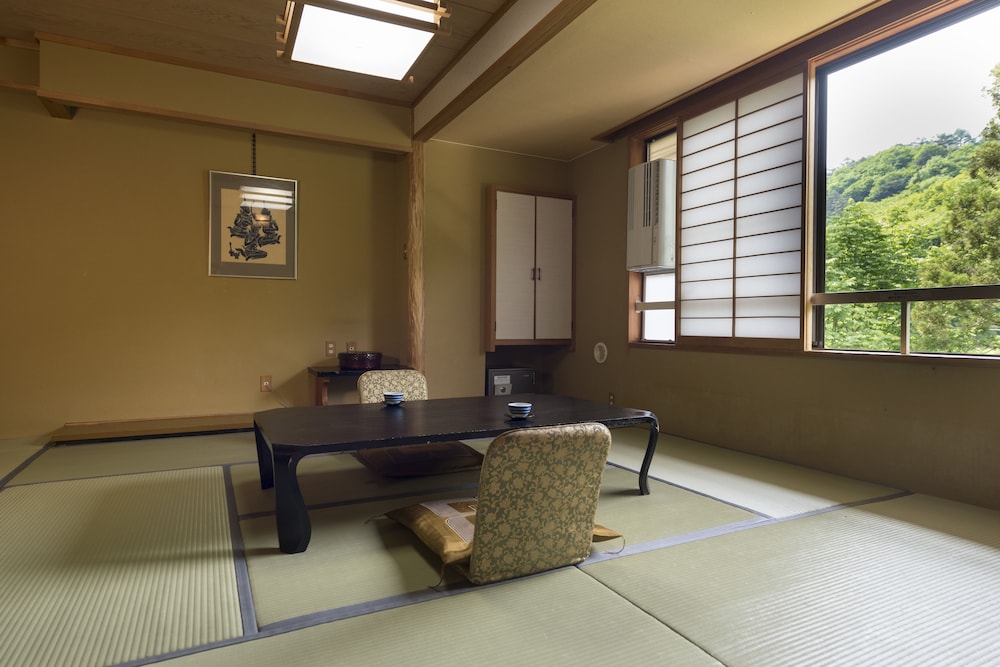 Hotel Hammond Takamiya 45/53