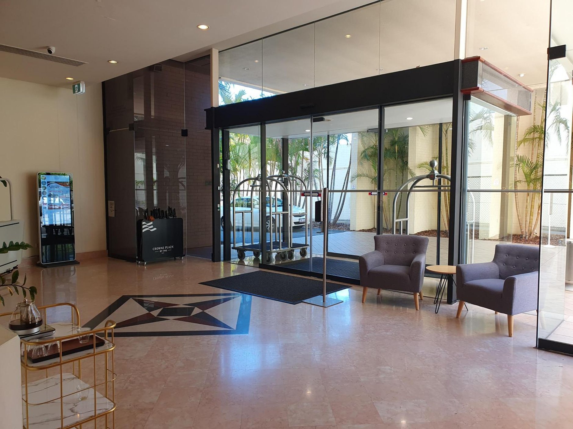 Crowne Plaza Perth 23/50