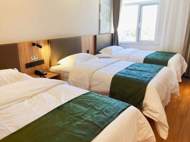 ROOM, TRIPLE