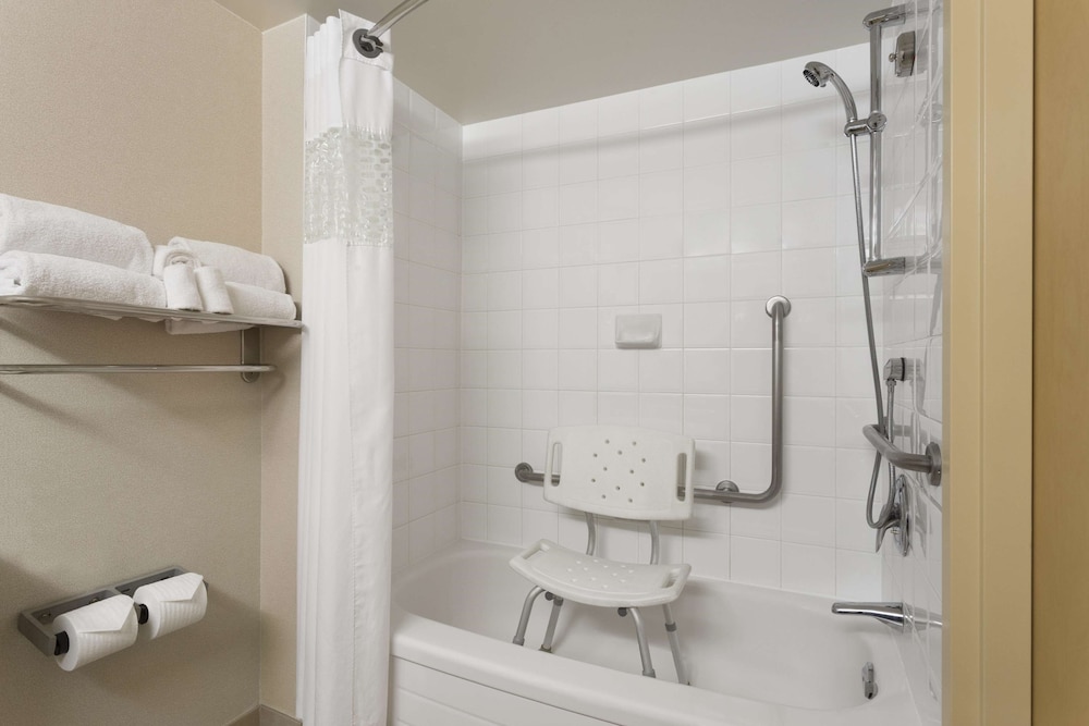 Hampton Inn & Suites by Hilton Vancouver-Downtown 20/60