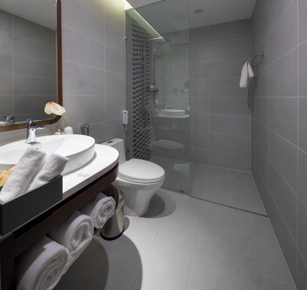 Annova Nha Trang Hotel 50/50