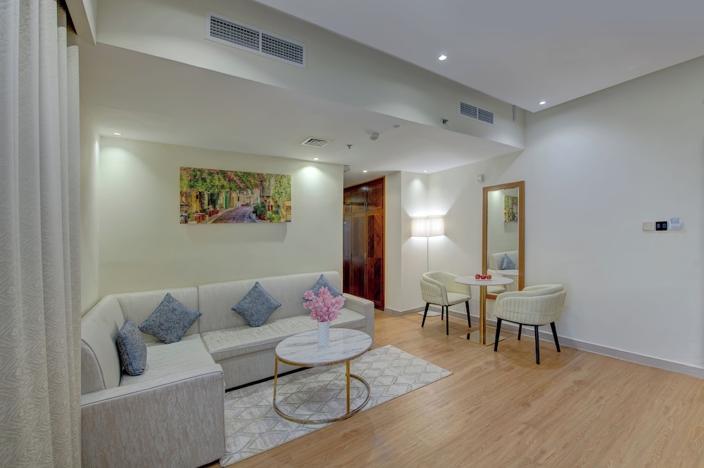 Vendome Plaza Hotel 54/62