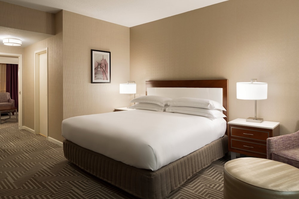 Hilton St. Louis Frontenac 26/76