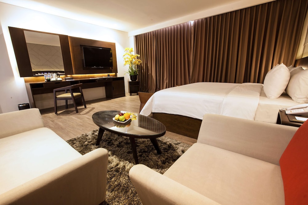 Golden Tulip Pontianak 45/64