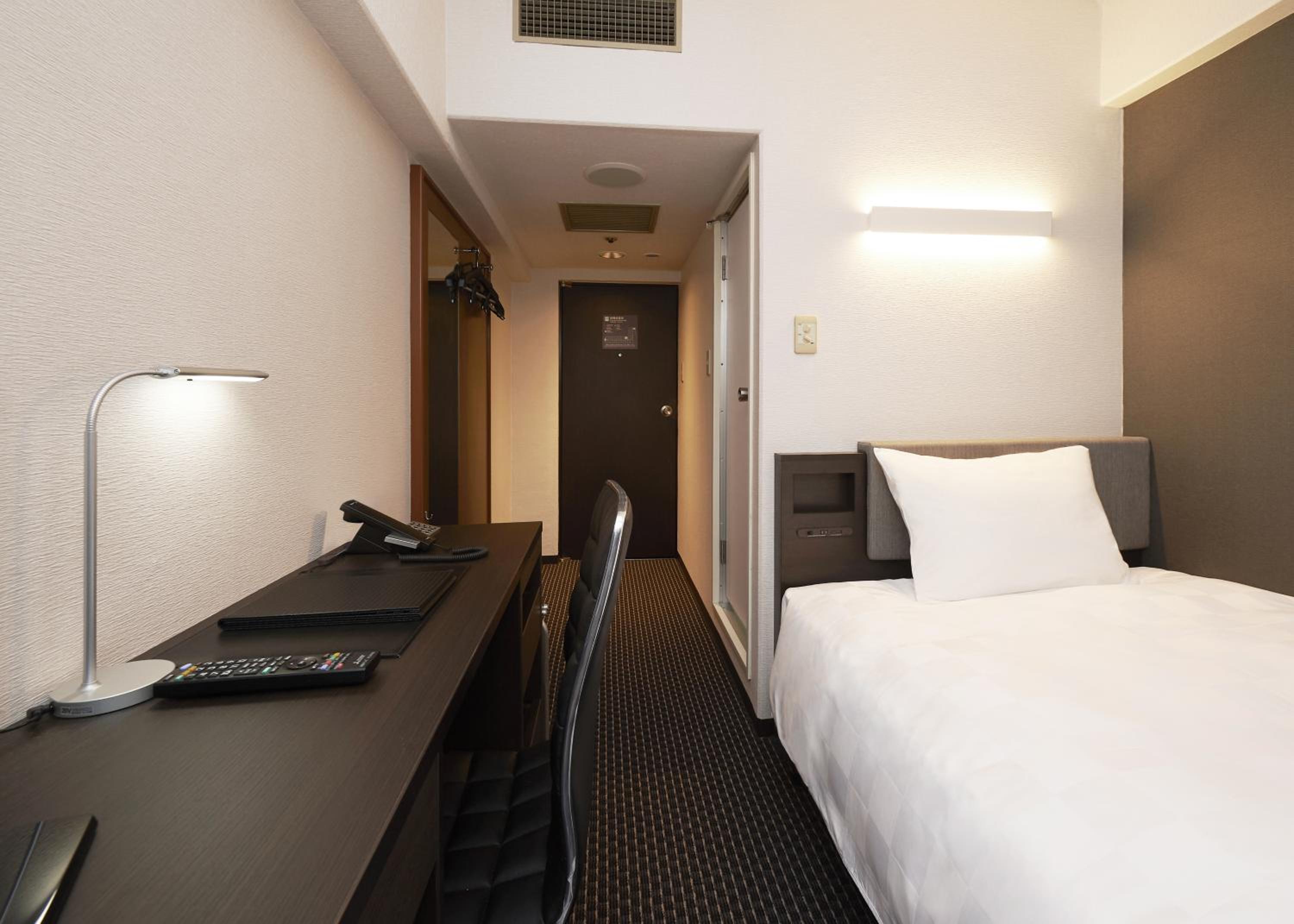 Semi Room, Single, Semi Double Bed