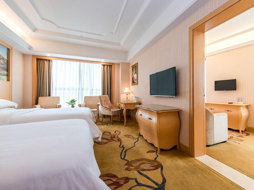 Vienna hotel Shenzhen Xiashuijing Subway Station 16/25