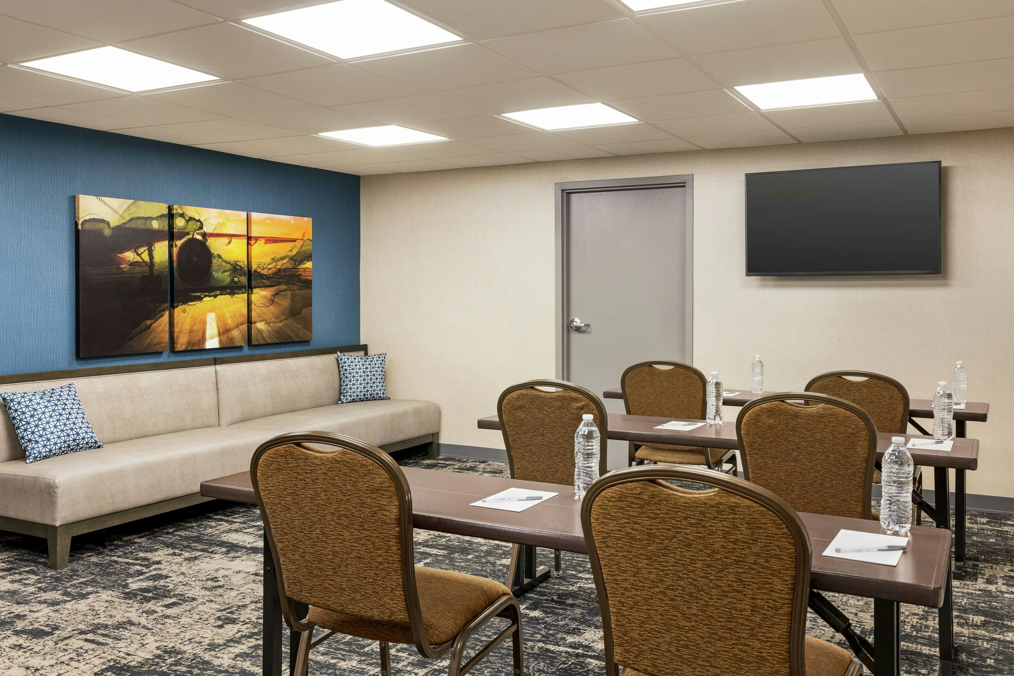 Hampton Inn Chicago-O'Hare International Airport 64/79