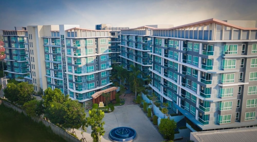 Wisdom Hotel and Residence 7/50