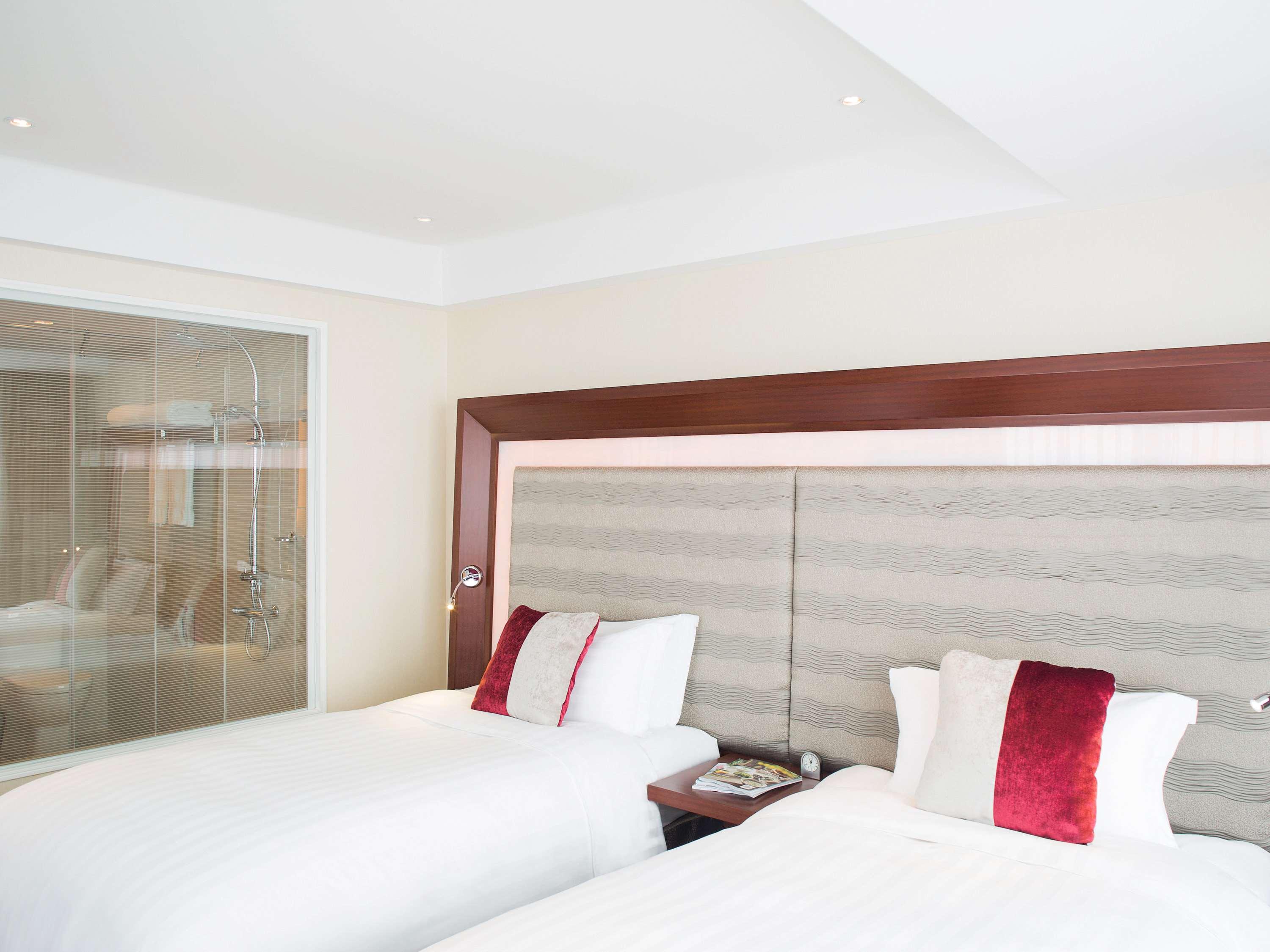 SUPERIOR, TWIN BEDS