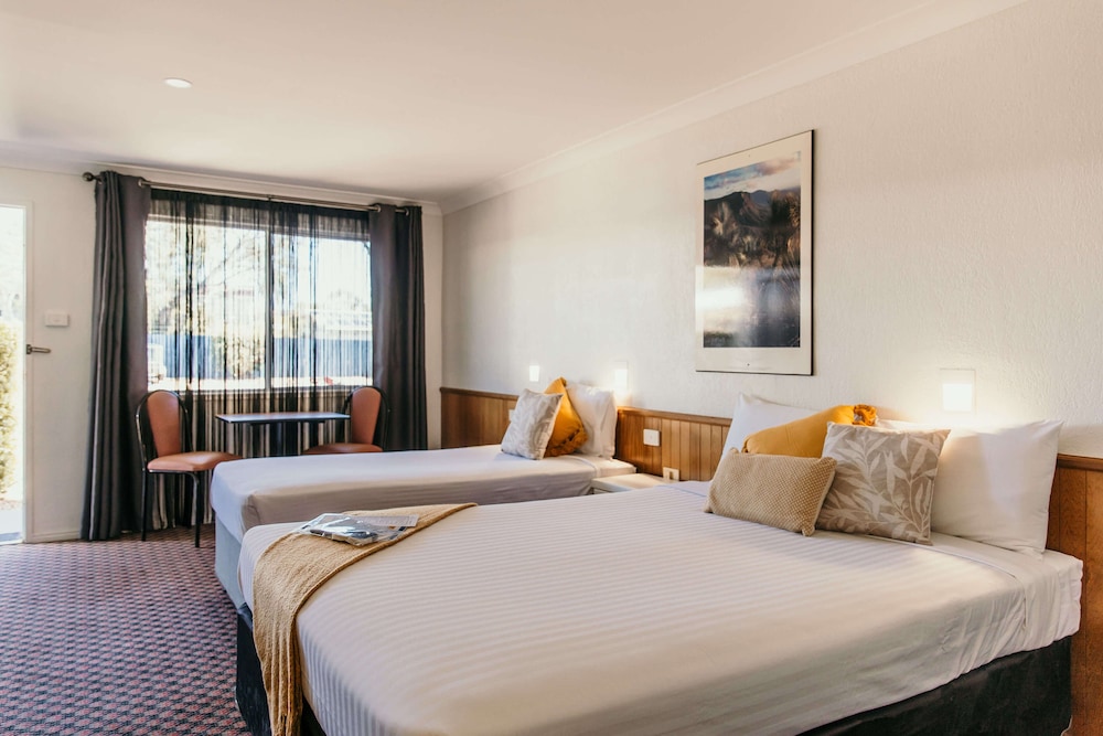 Room, 1 King and 1 Single Beds
