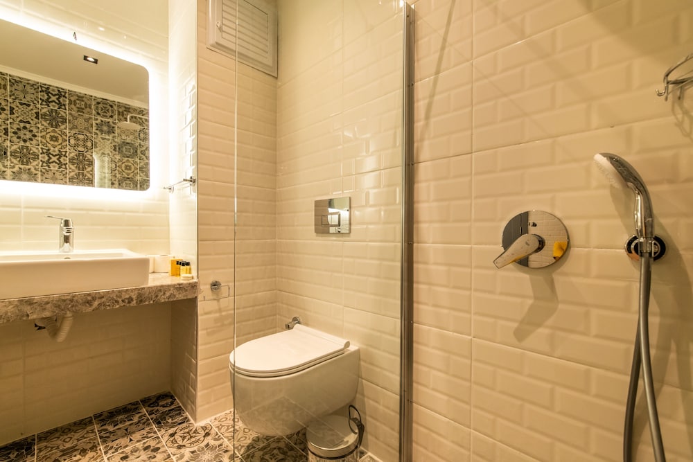 Leonis Hotel 47/50