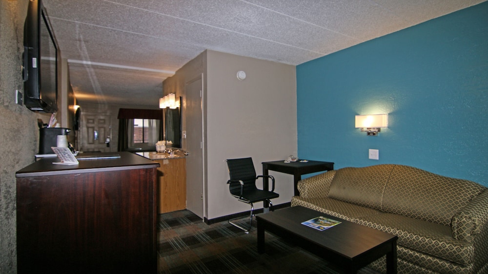 Economy Suites Springfield - I-44 29/43