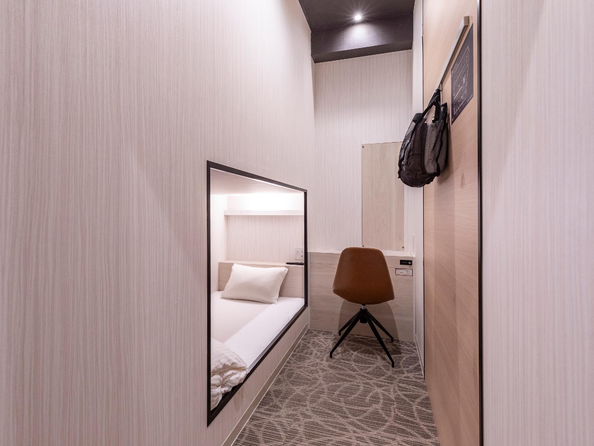 Capsule, Female Only, Bunk Bed