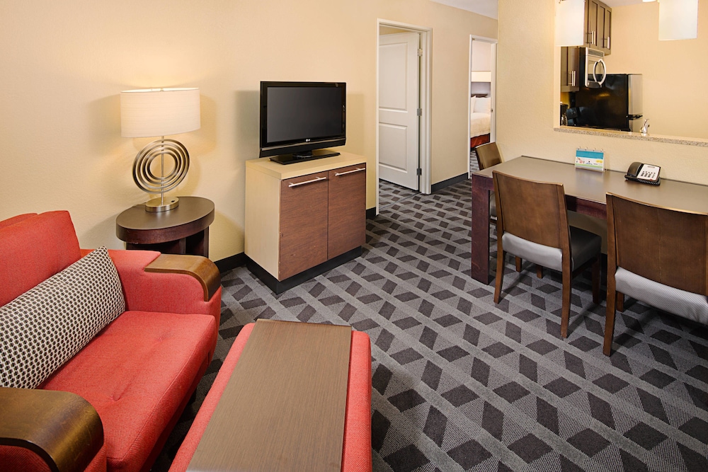 TownePlace Suites by Marriott Fayetteville North/Springdale 16/25