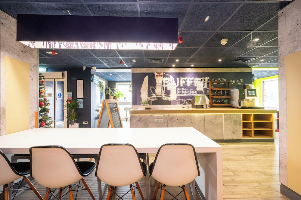 Ibis Budget London Barking 28/48