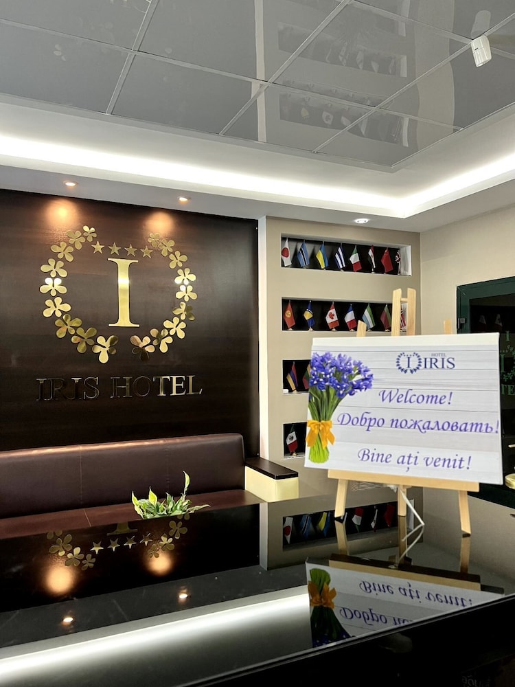 IRIS HOTEL 8/50