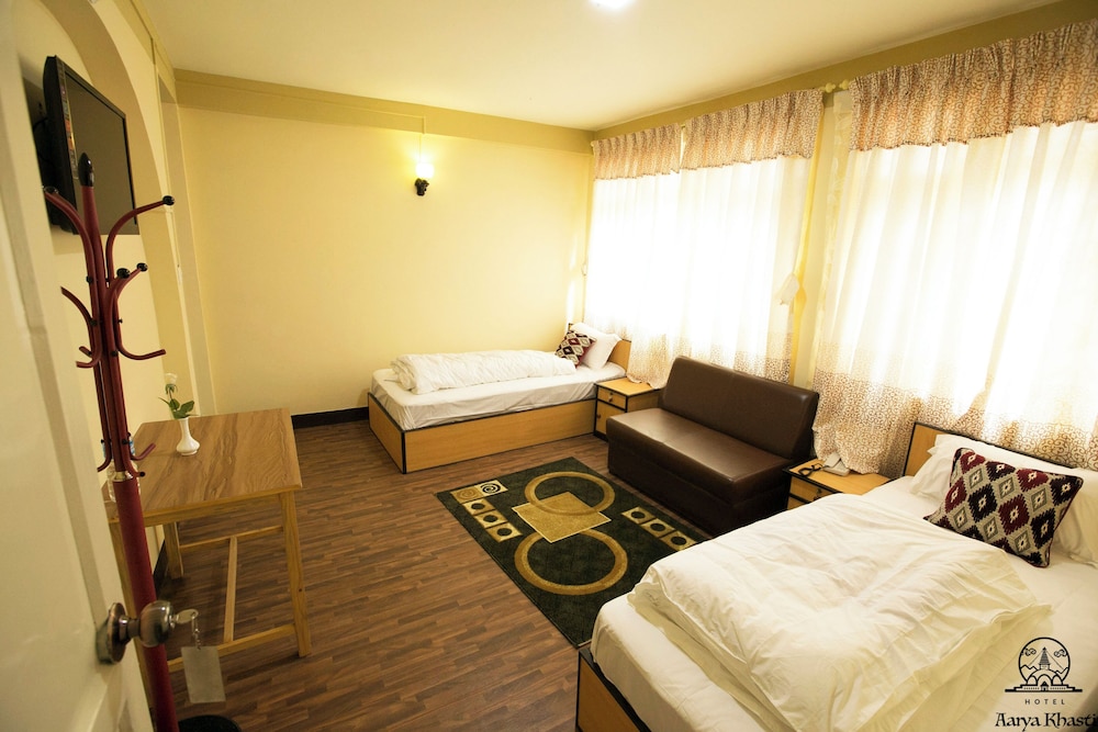 Hotel Aarya Khasti 14/33