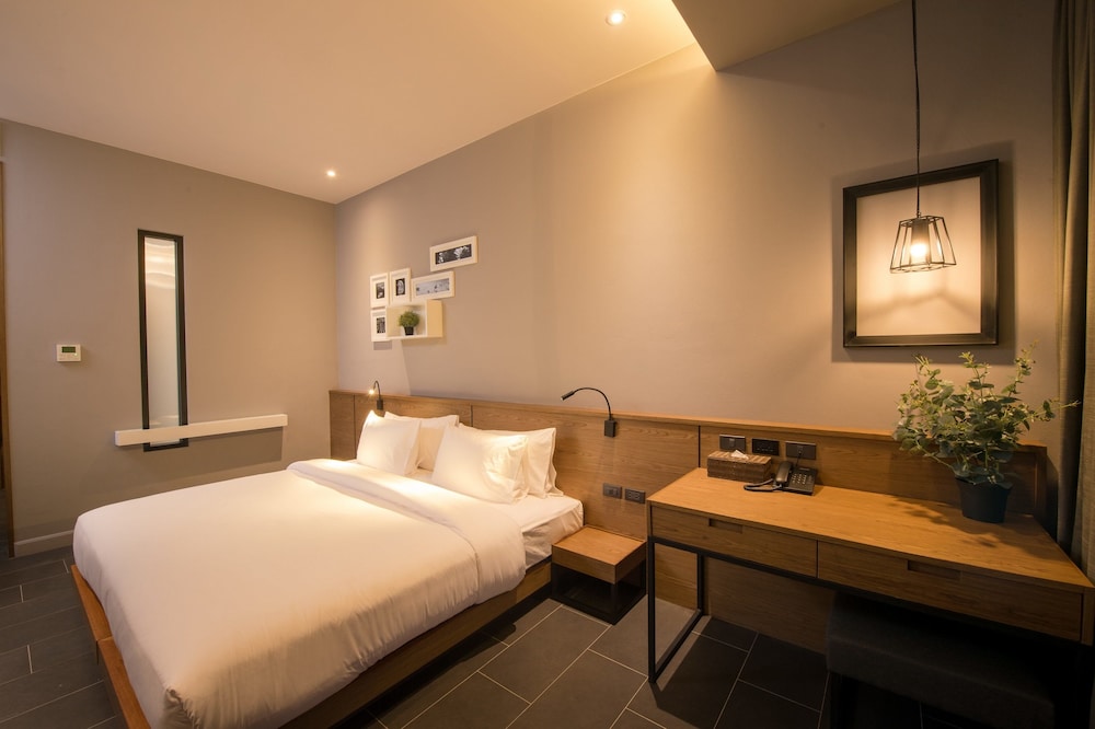 The Gallery Hotel Naiharn 15/50