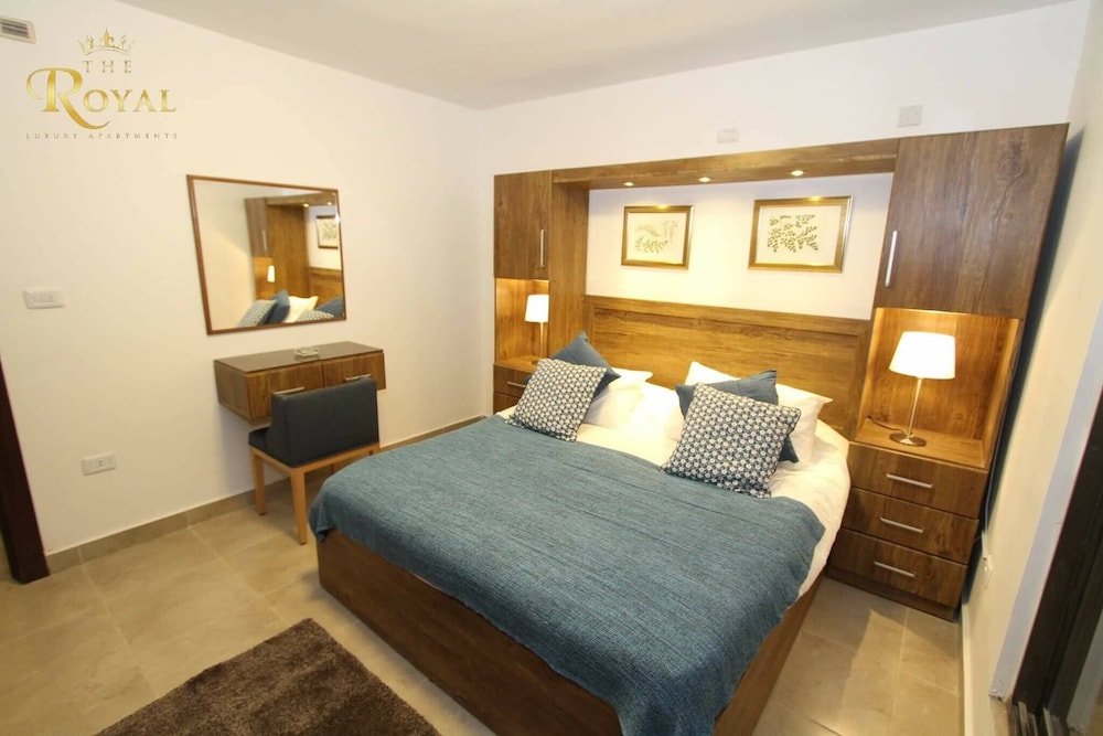 The Royal Luxury Apartments & studios 20/50
