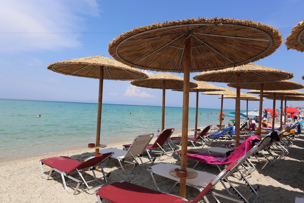 Summer Beach Hotel 41/46