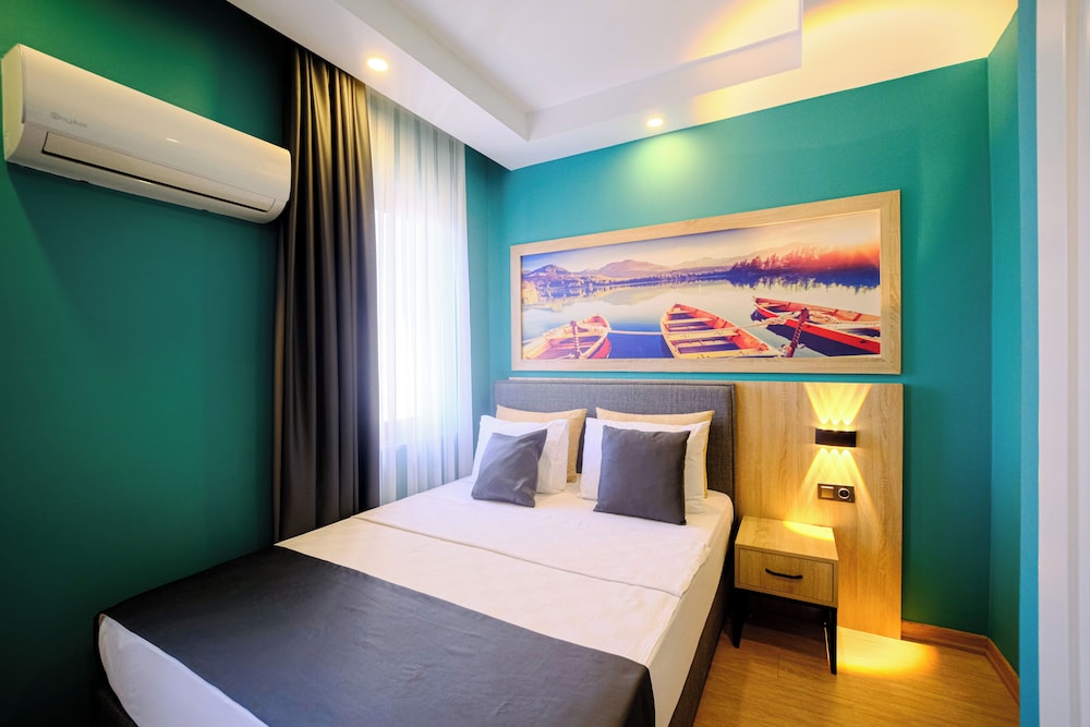 Deniz Hotel Konyaalti 18/94