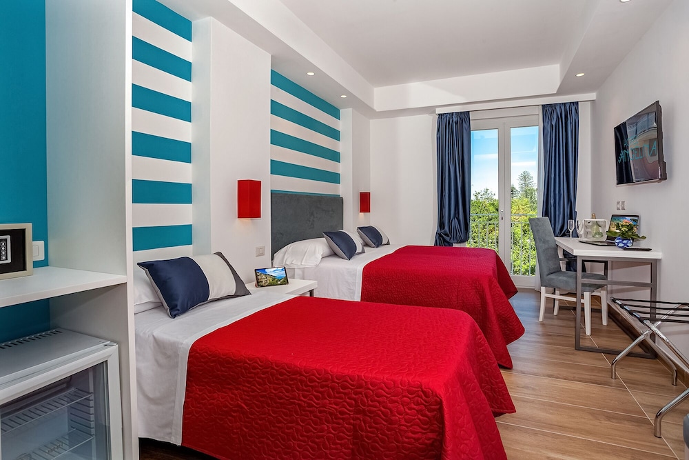 Hotel Angelina 12/38