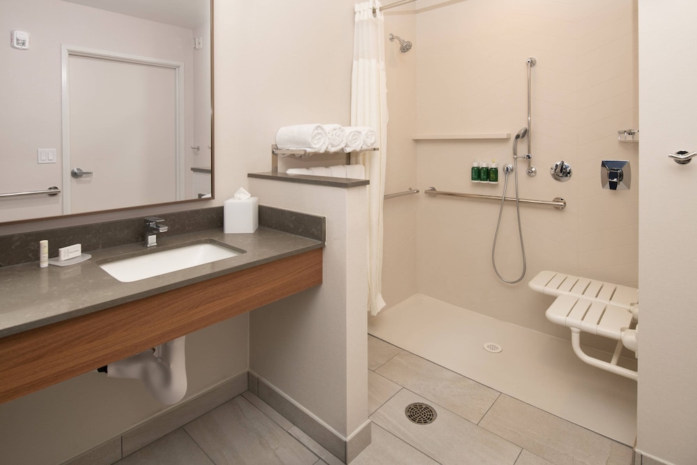 Fairfield Inn & Suites By Marriott Wenatchee 11/38