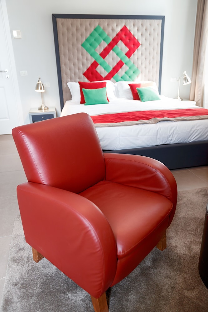NO 9 COLOSSEO LUXURY SUITES 41/50