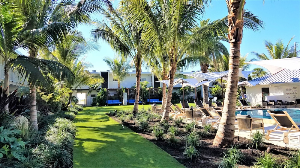 Bali Hai Beachfront Resort And Spa 58/70