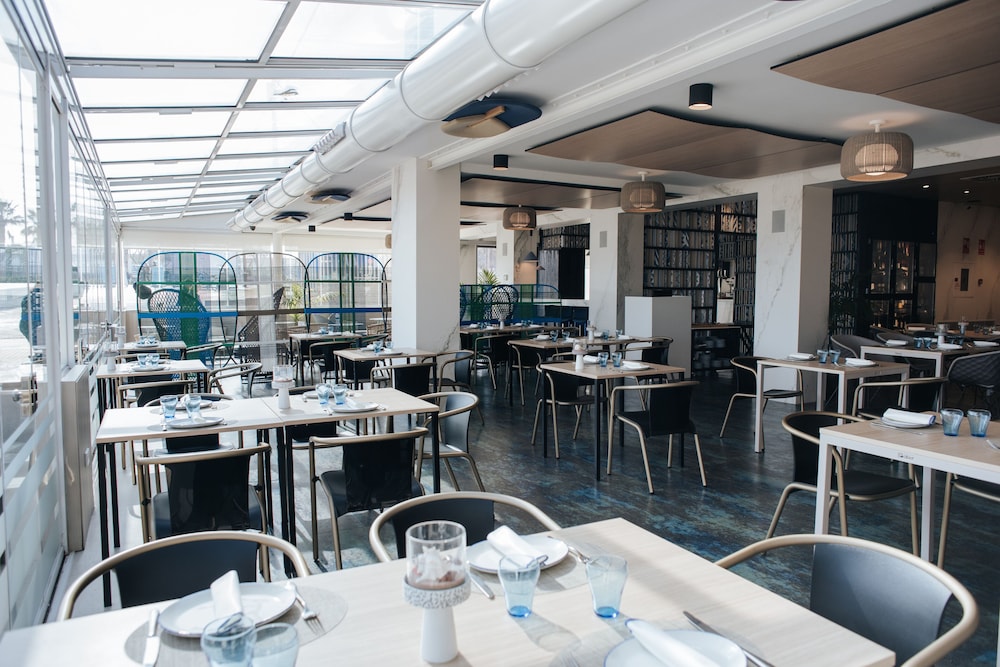 Hotel Neptuno Playa & Spa 35/50