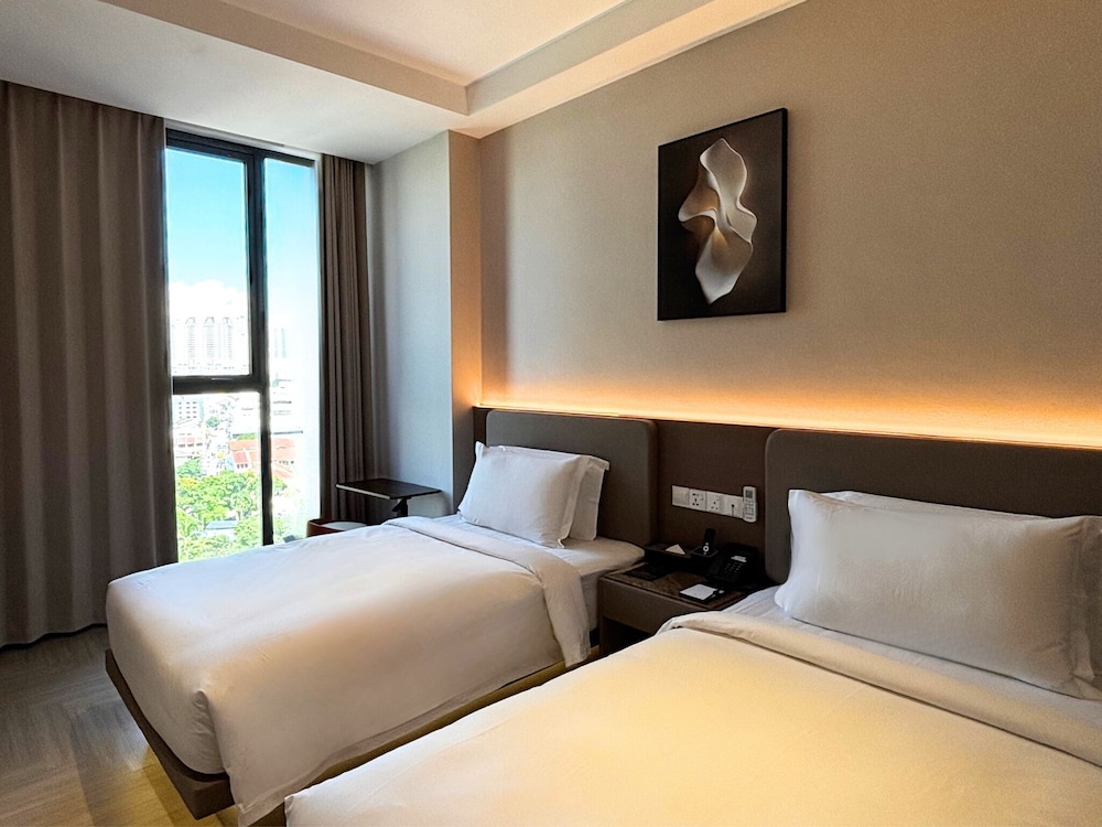 Deluxe, Twin Beds