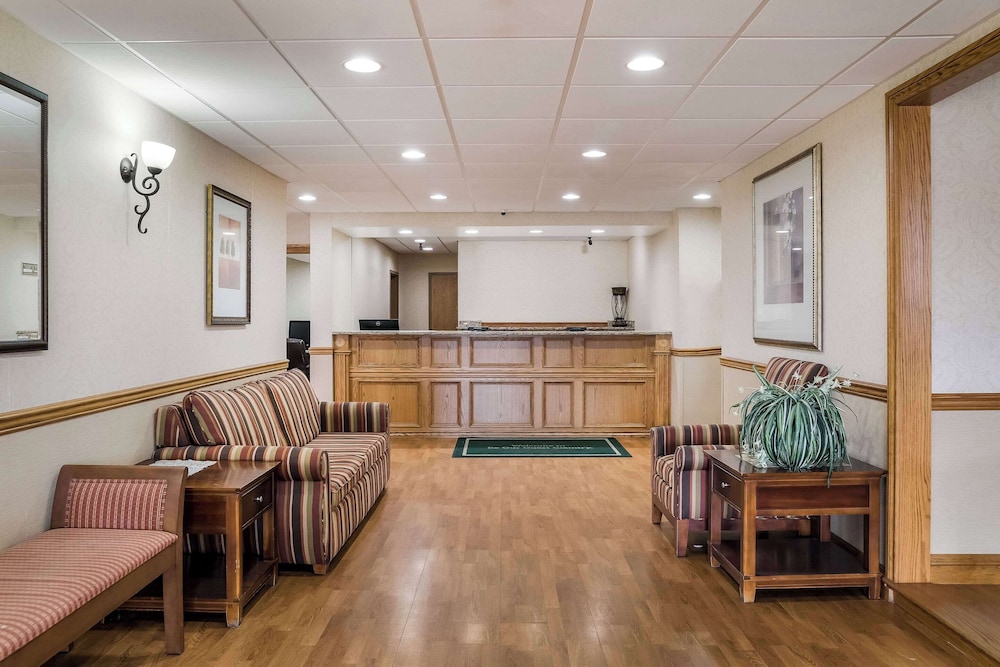 Quality Inn and Suites Saginaw, MI 30/47