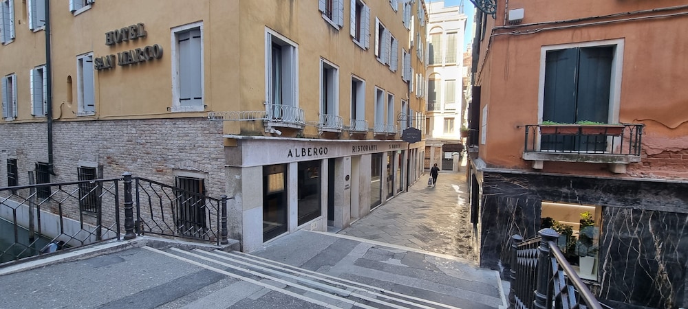 Albergo San Marco 52/54