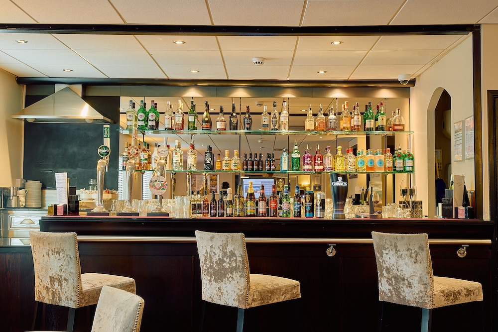 Briar Court Hotel 52/70