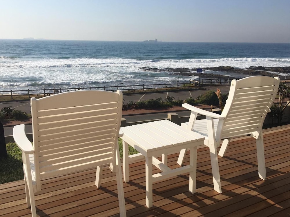 Fairlight Beach House 39/50