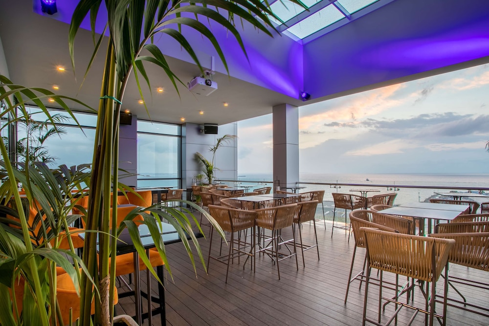 Radisson Blu Hotel Larnaca 58/74