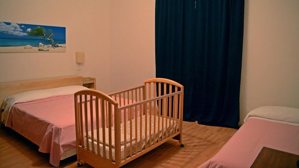 Hotel Kinda 25/50