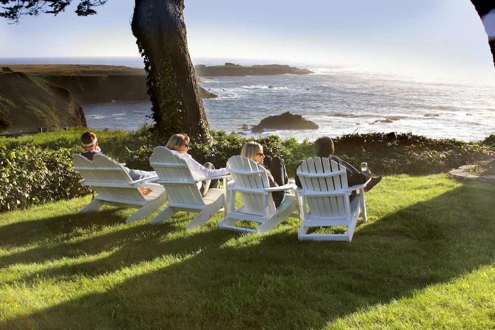 Agate Cove Inn 67/71