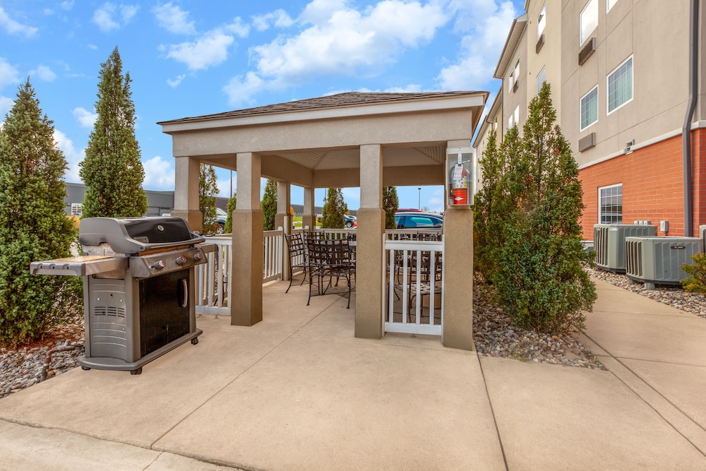 Fairfield Inn & Suites By Marriott Kalamazoo 1/33