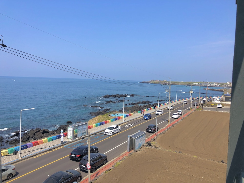 Maniju Pension 66/70