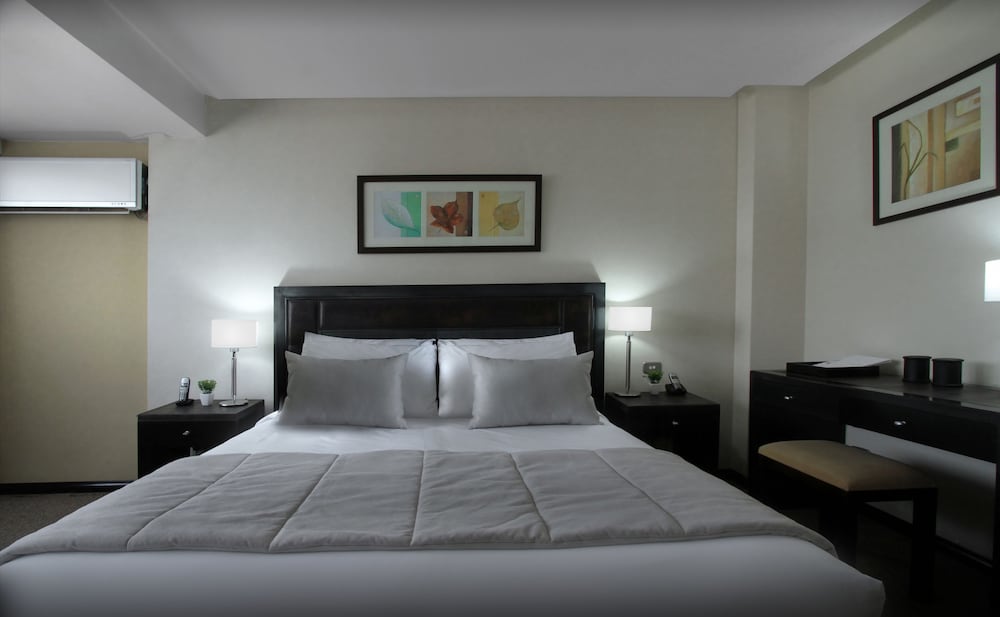 Hotel 8 de Octubre 2/48
