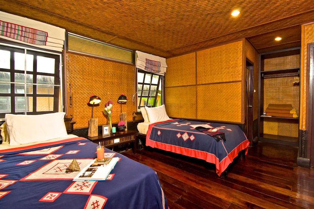 Hmong Hilltribe Lodge 6/42