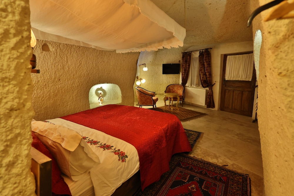 Demisos Caves The Hotel 12/50