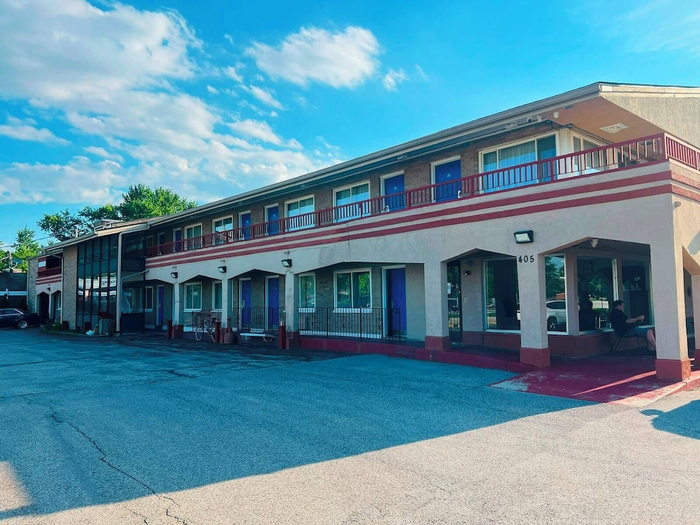 Barrington Hotel Schaumberg Near I 90 in Barrington - IL