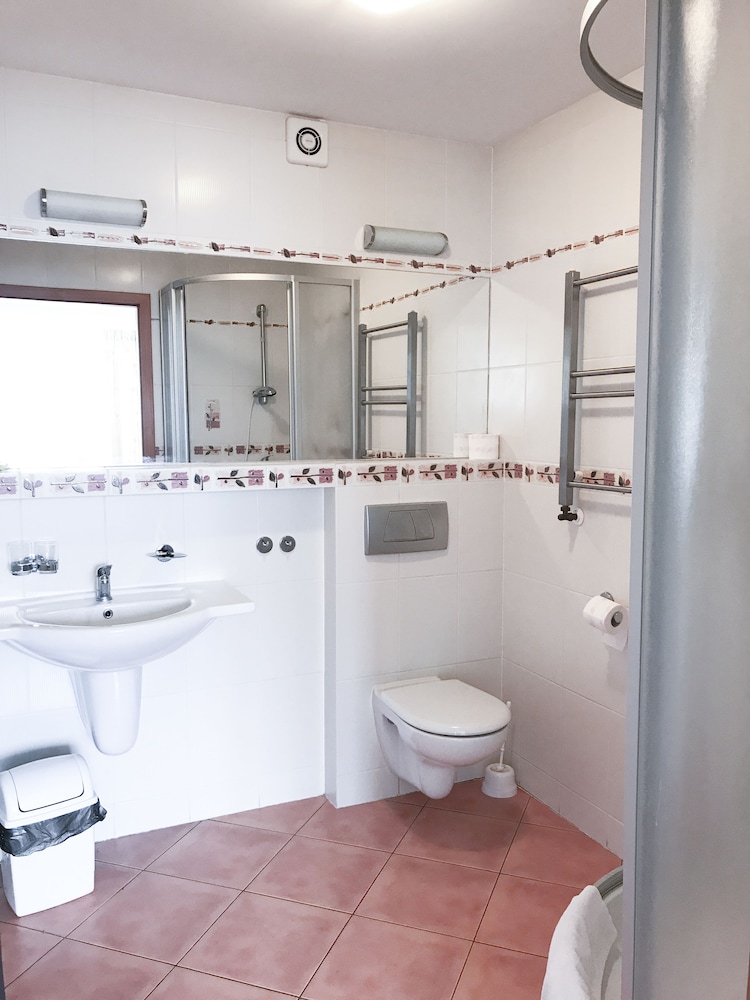 Fwp Albatros Medical Spa 25/27