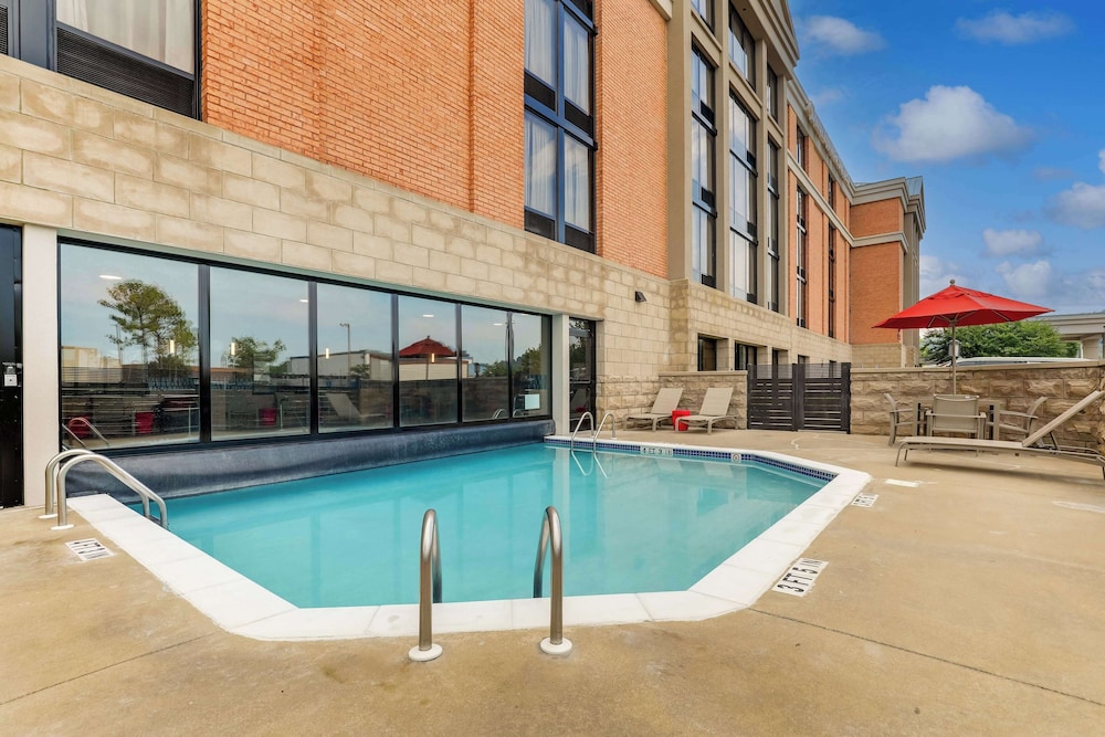 Drury Inn and Suites Birmingham Lakeshore Drive 44/50