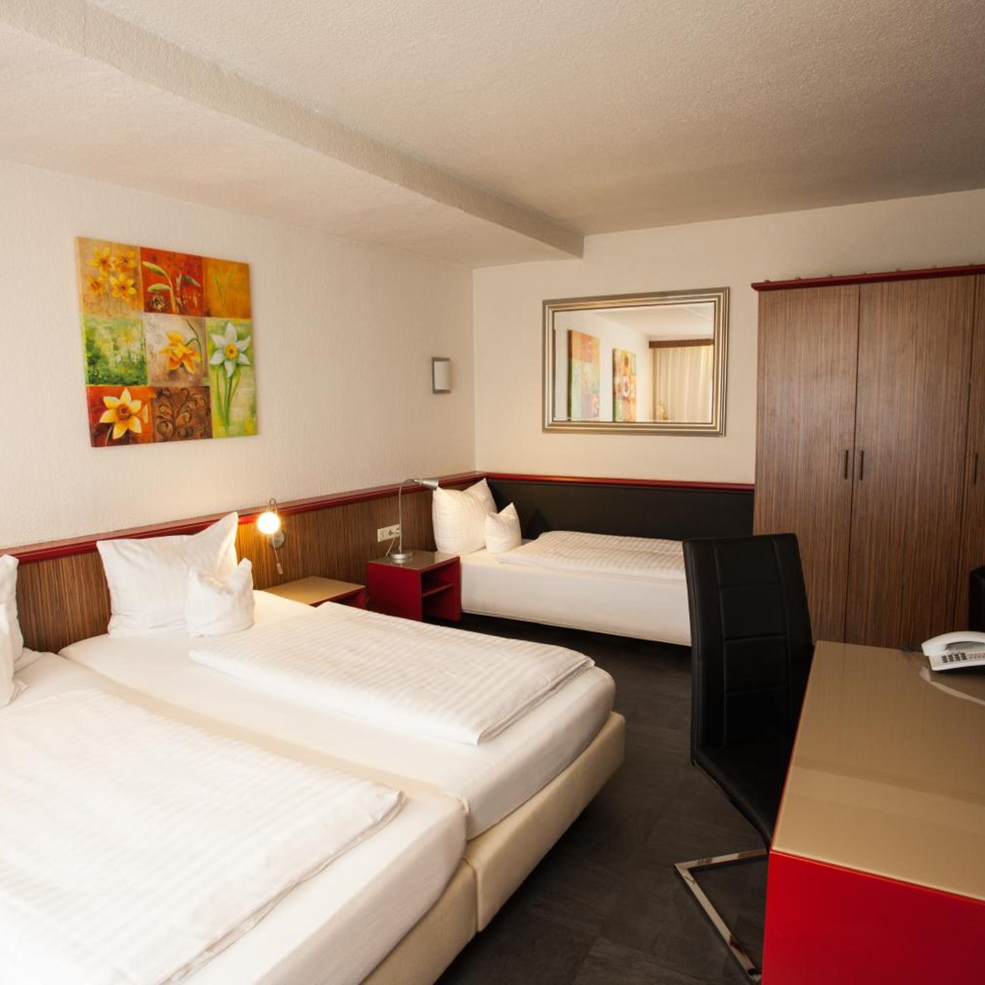 ROOM, TRIPLE