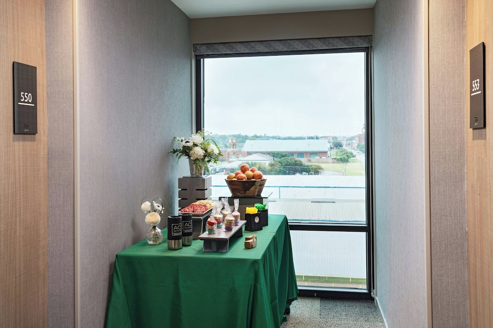 Ac Hotel By Marriott Waco Downtown 10/50