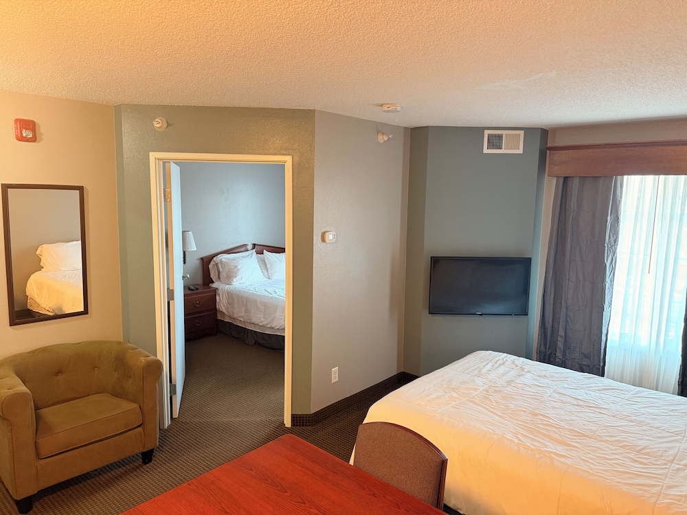 River Hills Hotel 13/66