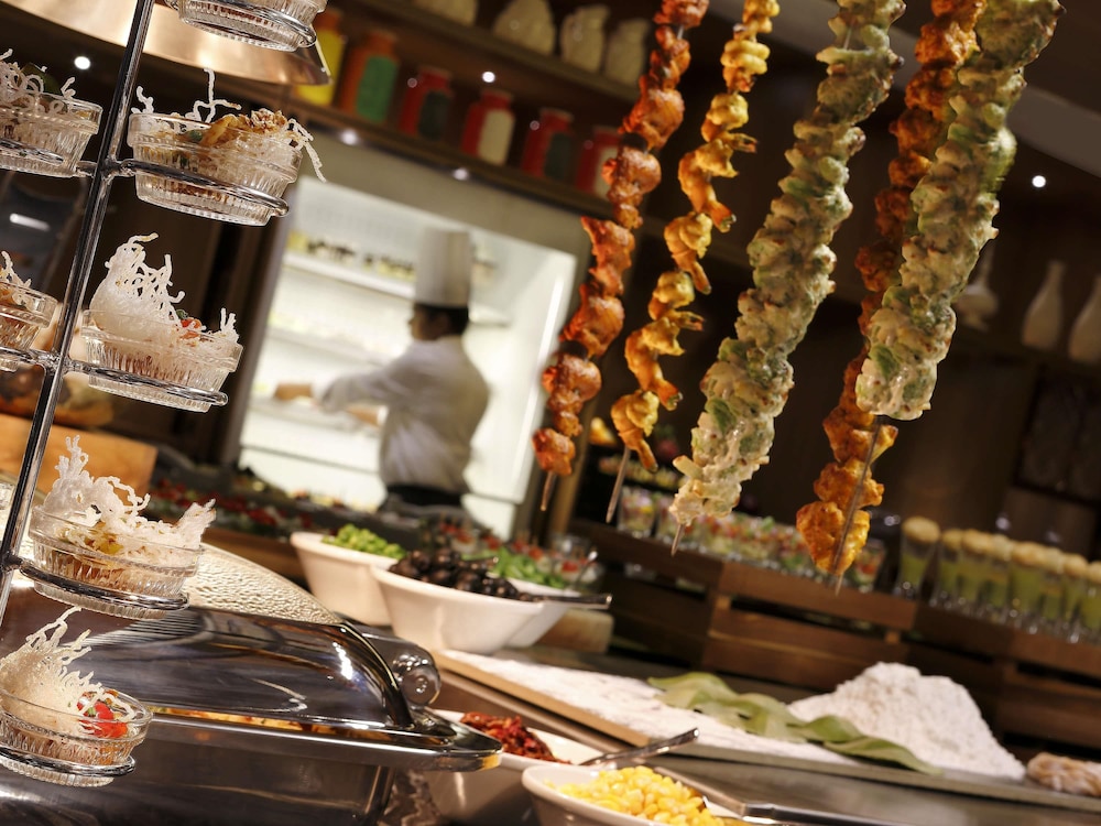 Novotel Chennai Chamiers Road 34/73